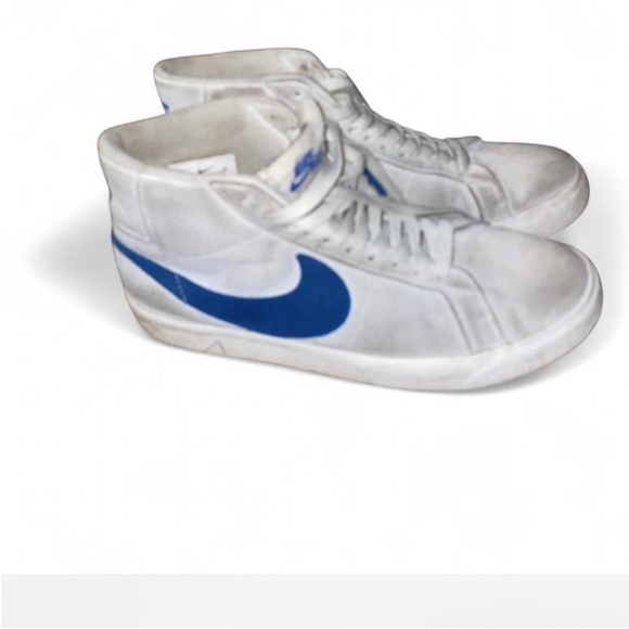 Nike Gray and Blue Sneakers - Picture 1 of 2